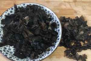 吃肉为什么会导致拉肚子？（探索肉食引发腹泻的原因与解决方法）