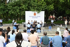 九间吊的饲养方法（从饲料到环境，让你的九间吊健康成长）
